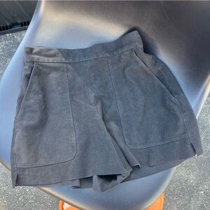 Aritzia Wilfred Bossier faux suede high rise shorts Size XS Black